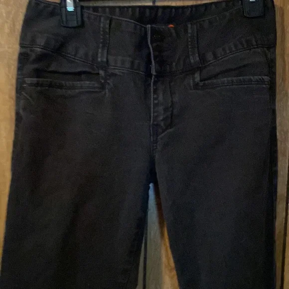 Guess - Picture 3 of 4